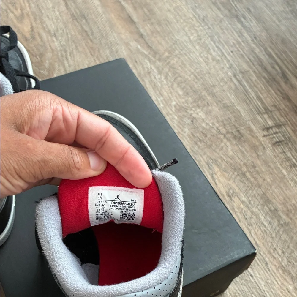 Jordan Kids Black and Gray Sneakers - Picture 14 of 16